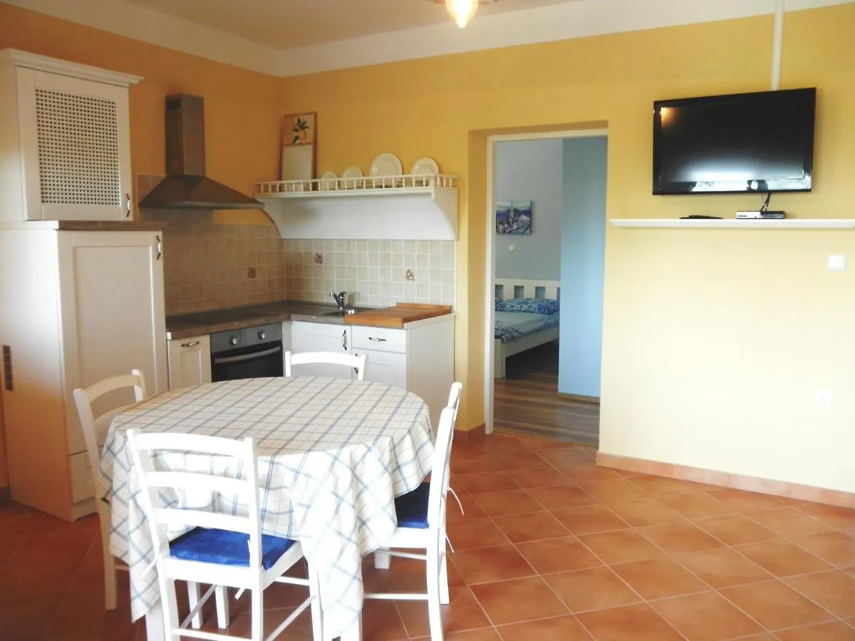 Apartments Villa Kristina Supetarska Draga
