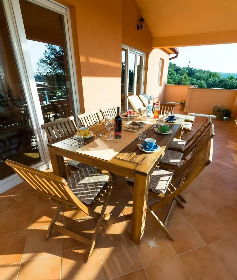 Apartments Villa Kristina Supetarska Draga