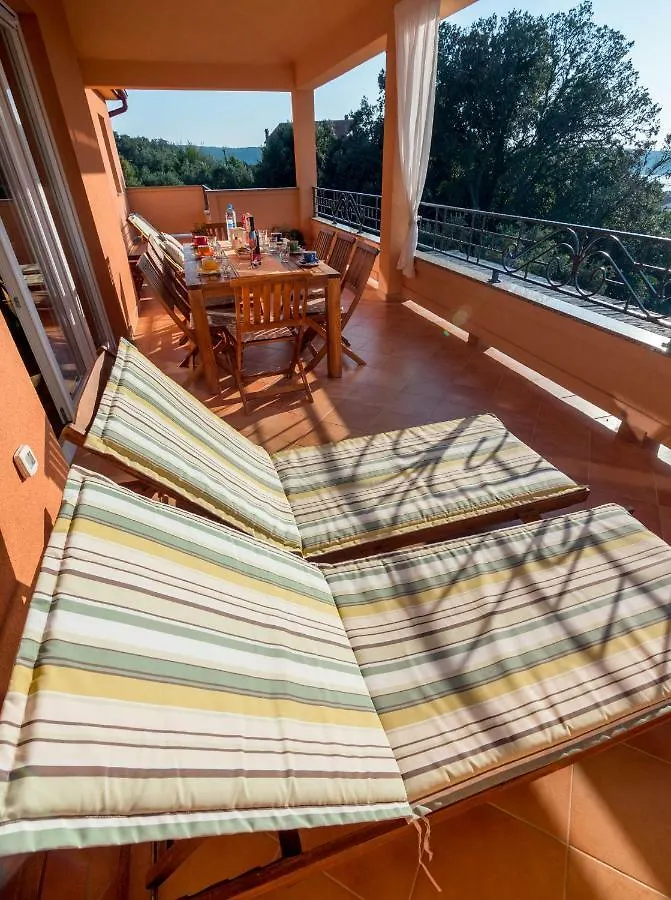 Apartments Villa Kristina Supetarska Draga